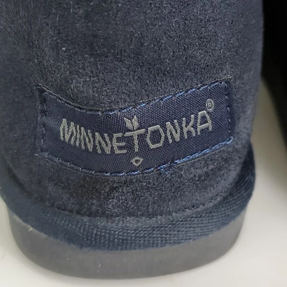 Minnetonka Dark Navy Blue Short Boot Size 6 - Picture 5 of 8